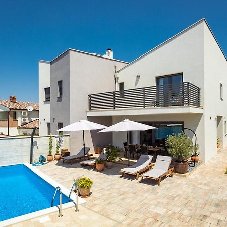 Villa Leonardo Vrznaveri 外观 照片